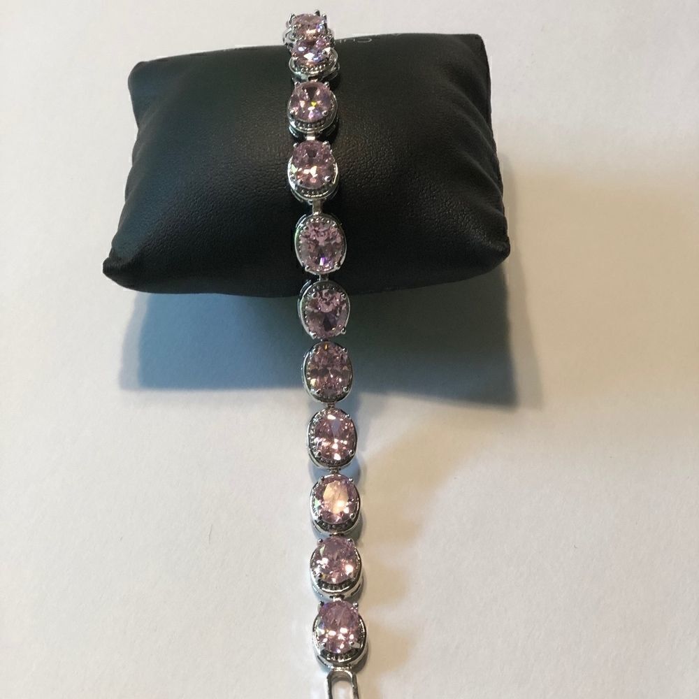 Pink crystal fashion bracelet 